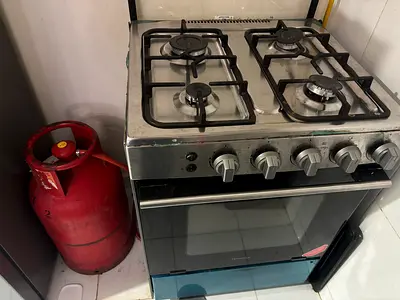 4-burner freestanding gas cooker with oven (used)