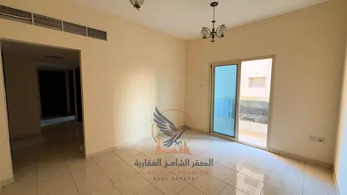 سكن مريح بموقع حيوي شقة غرفتين وصالة مع صالون معزول وحمامين وبلكونة وتكييف مركزي بتوزيع عملي