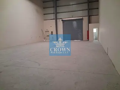 12 WAREHOUSES + LABOUR ACCOMMODATION | 99-YEAR LEASEHOLD