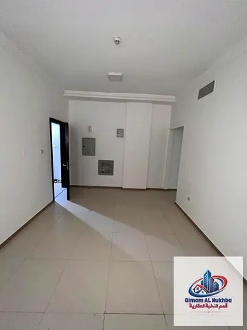 أشيك غرفة وصالة في النباعة ثاني ساكن مساحة كبيرة وتشطيبات سوبر ديلوكس تكييف وغاز مركزي بالقرب من هايبر المدينة ولولو ماركت وسهولة الوصول لدبي وعجمان