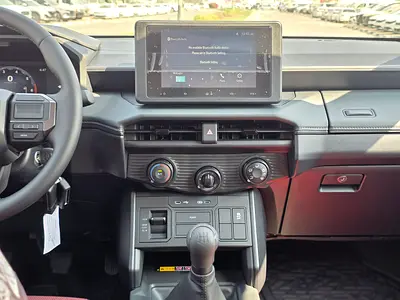 2027 Toyota HILUX — миниатюра 13