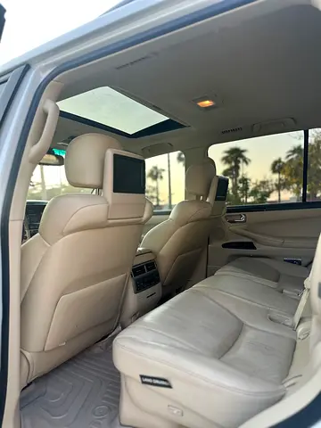 2015 Lexus LX-SERIES — фото 9