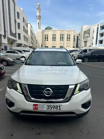 2017 Nissan Pathfinder SL - Excellent Condition - American Specs