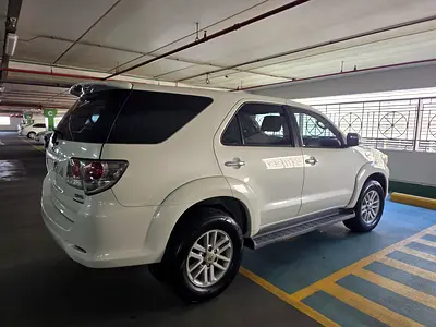 2012 Toyota FORTUNER photo 3