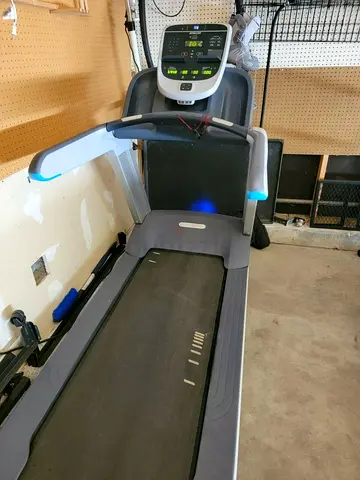 Precor Treadmill 835