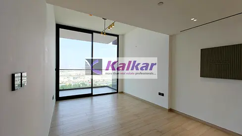 Spacious 1 BR | Mid Floor | Open View | Vacant