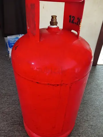 Red LPG Gas Cylinder (12.5 kg) - Used