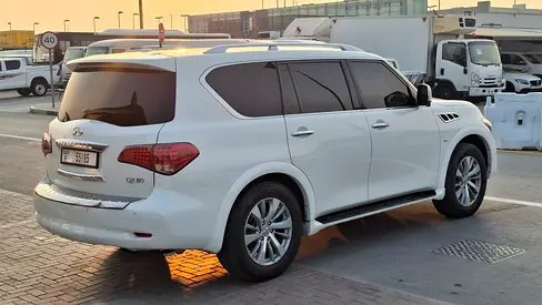 2017 Infiniti QX80 photo 4