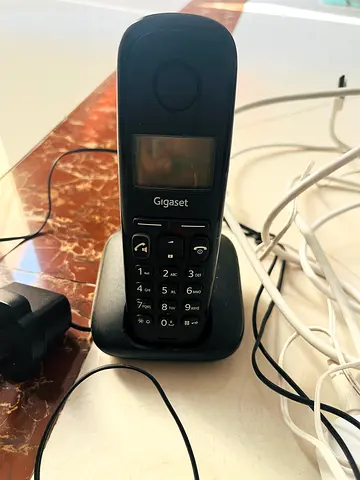 Gigaset cordless landline phone with base - good working condition