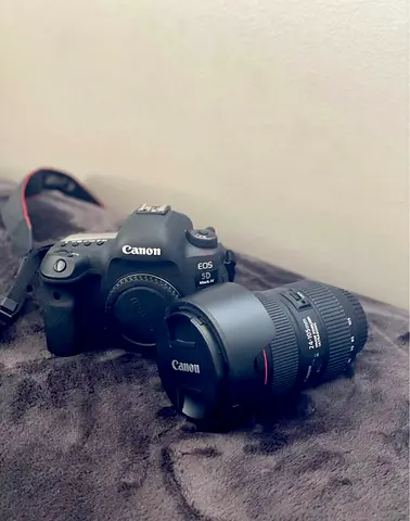 Canon 5D mark IV with 24 105 mark ii lens