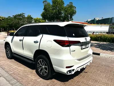 2017 Toyota FORTUNER — фото 6