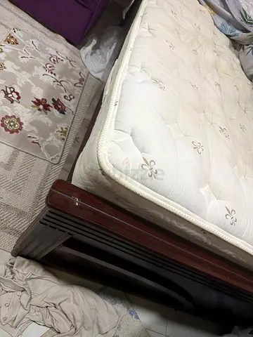 Simmons Non-Flip Mattress (Urgent Sale)