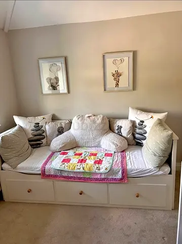 ikea hemnes daybed with 2 mattresses - great condition