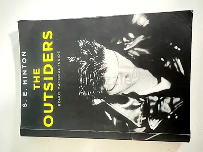 The Outsiders SE