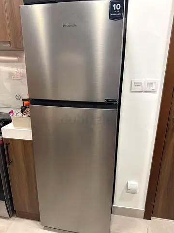 Hisense stainless steel top-freezer fridge - good condition