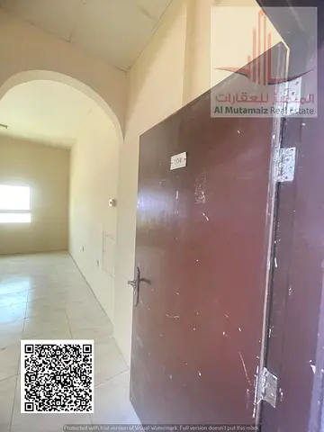 استديو للايجار بالجرف الصناعية 3 /شارع السوق الصيني/التكييف على المستاجر
