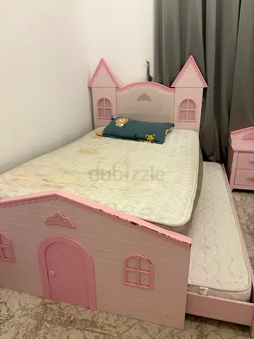 Queen size bed with table and 2 mattress