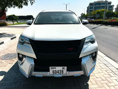 2017 Toyota FORTUNER — фото 2