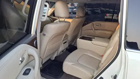 2017 Infiniti QX80 photo 9