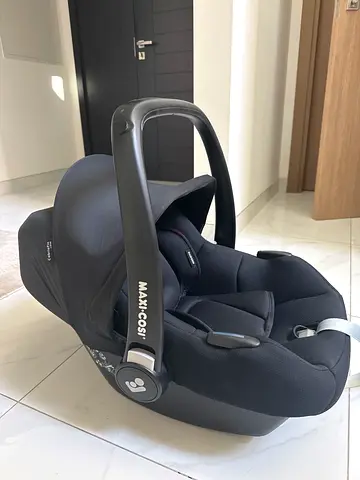 Maxi-Cosi Infant Car Seat (Carrycot/Carrier) - Good Condition