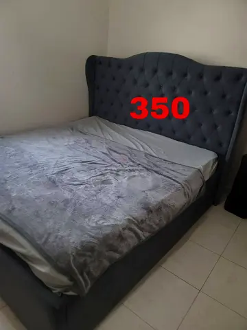 سرير نوم كبير