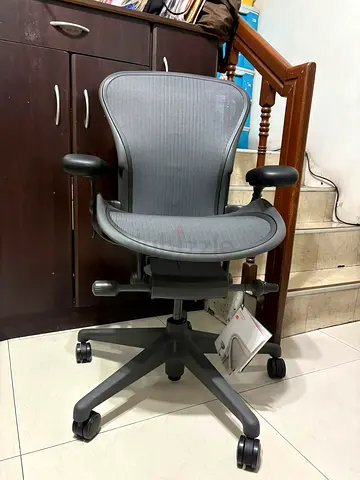 Herman miller Aeron remastered size B fully loaded