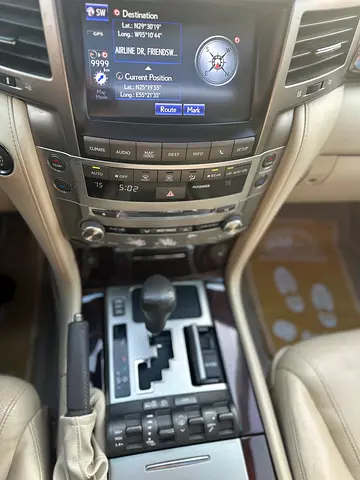 2015 Lexus LX-SERIES — миниатюра 11