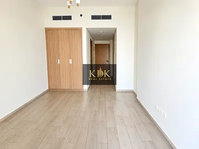 Modern Living | Spacious Studio l Vacant