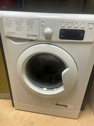 Indesit front-load washing machine - good working condition