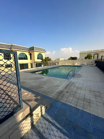 فيلا 4 غرف وصالة للإيجار السنوي في الشارقة | غرفة خادمة ماستر | خزائن بالحائط | جيم ومسبح مجانا | حوش كبير | موقع مميز | تسهيلات بطريقة الدفع