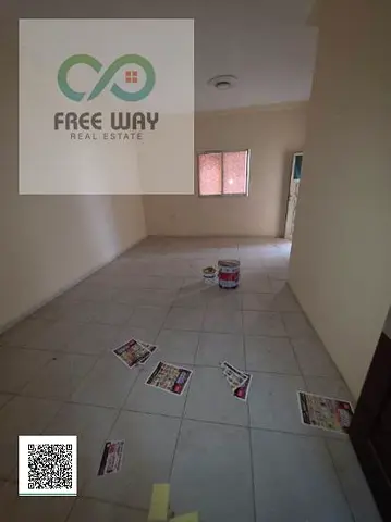 A studio with a large space, central air conditioning, a separate kitchen, and a spacious, comforta