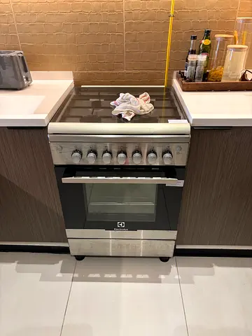 Electrolux freestanding cooker with gas hob and electric oven - good condition