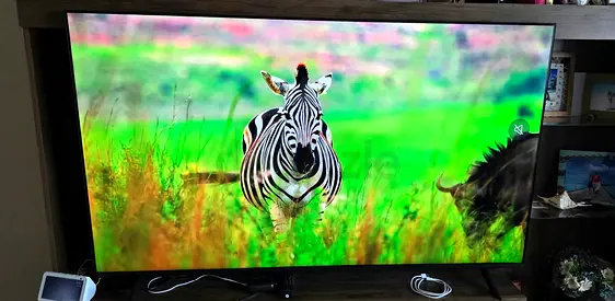 JVC TV 60 inch 4k QLE for 1,000 dhs