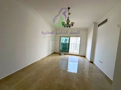 شقة غرفتين وصالة بمساحات واسعة وتشطيبات حديثة وإطلالة مفتوحة بتوزيع مريح مع باركن مجاني قريبة من جميع الخدمات والطرق الرئيسية لسهولة الحركة