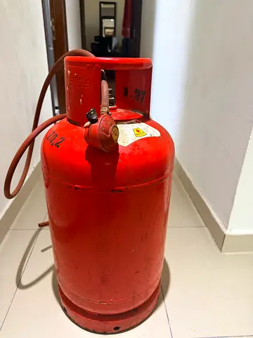 Red LPG Gas Cylinder with Hose - Used