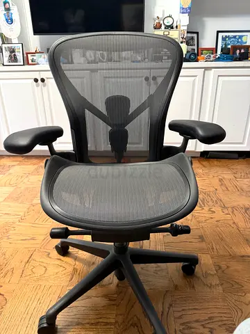 Herman miller remastered size B fully loaded