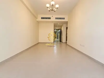 شقة بغرفتي نوم | بوابة ليوان 5 | إطلالات متعددة على الشرفة | غير مفروشة
