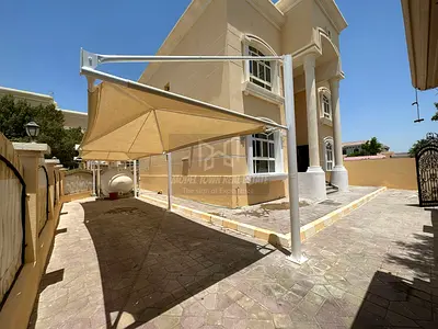 4 Cheque 5 Bedroom Separate Entrance Huge -Front Yard.