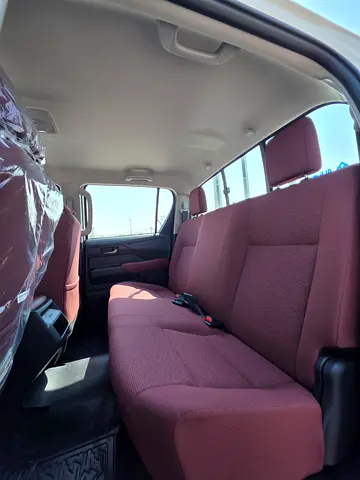 2027 Toyota HILUX — миниатюра 12