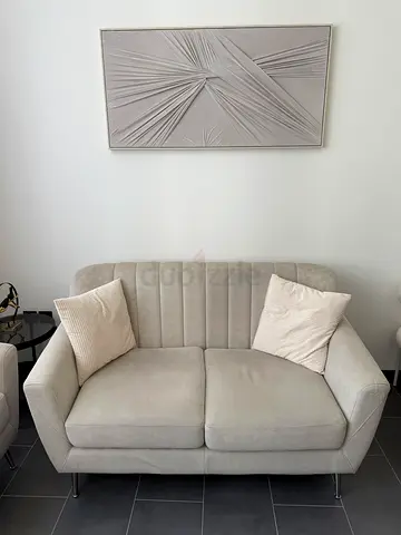 Light grey 2-seater and 3 -seater modern sofa in excellent condition