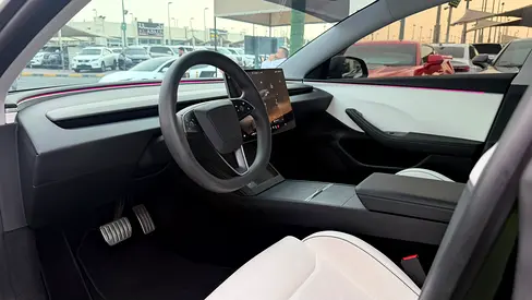 2025 Tesla MODEL 3 — миниатюра 11