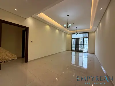 شقة فسيحة بغرفة نوم واحدة | ألتيا ريزيدنس | شرفة وإطلالة على المدينة | غير مفروشة