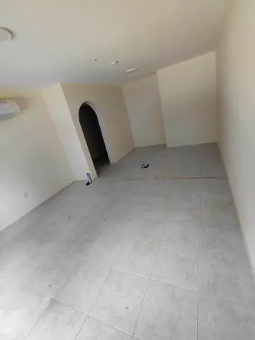 Bachelor Accommodation – 2 Bedrooms and Living Room with Balcony, 3 Bathrooms, Very Spacious Apartm
