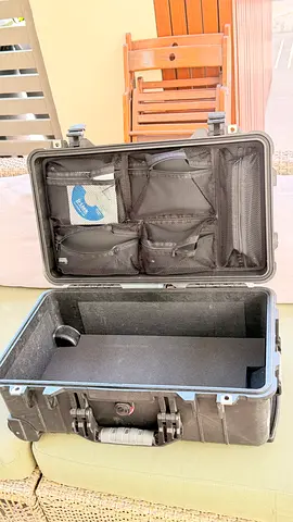 Hard Pelican-style Waterproof Equipment Cases with Foam Inserts