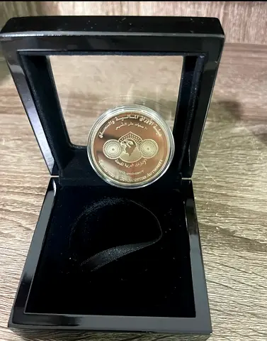 Commemorative Silver Coin in Display Box - UAE Mint مسكوكة نادرة لهواة الجمع