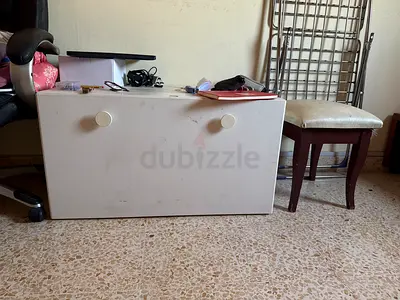 White low storage cabinet / toy chest in good condition