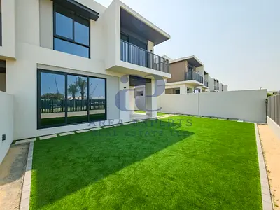 Spacious 4BR + Maid | Corner Unit | Closed Kitchen