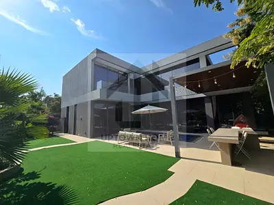 Premium 4BR Villa | Ultimate Privacy | Sendian
