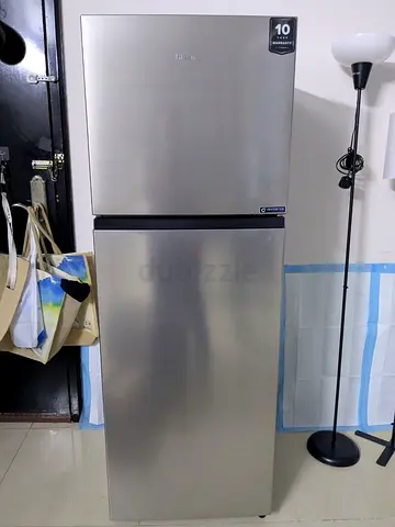 Hisense 418 L top-freezer fridge, inverter, stainless look