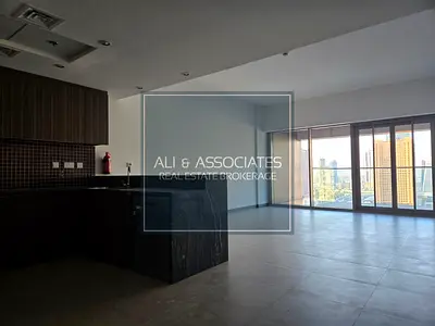 Extra Large 1 Bed + Study | SZR View| 2 Full Baths